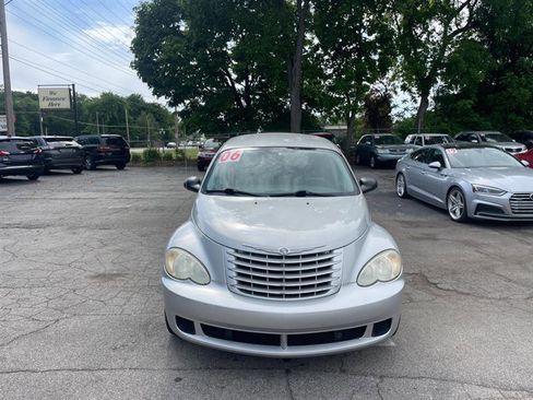 Used 2006 Chrysler PT Cruiser Touring FWD image 2