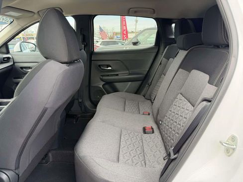 Certified 2025 Nissan Kicks SV image 12