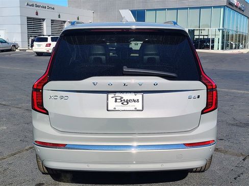 New 2026 Volvo XC90 B6 Ultra image 37