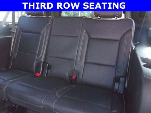 Used 2024 Chevrolet Suburban Premier image 3