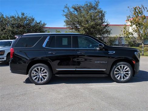 Used 2023 GMC Yukon Denali image 3
