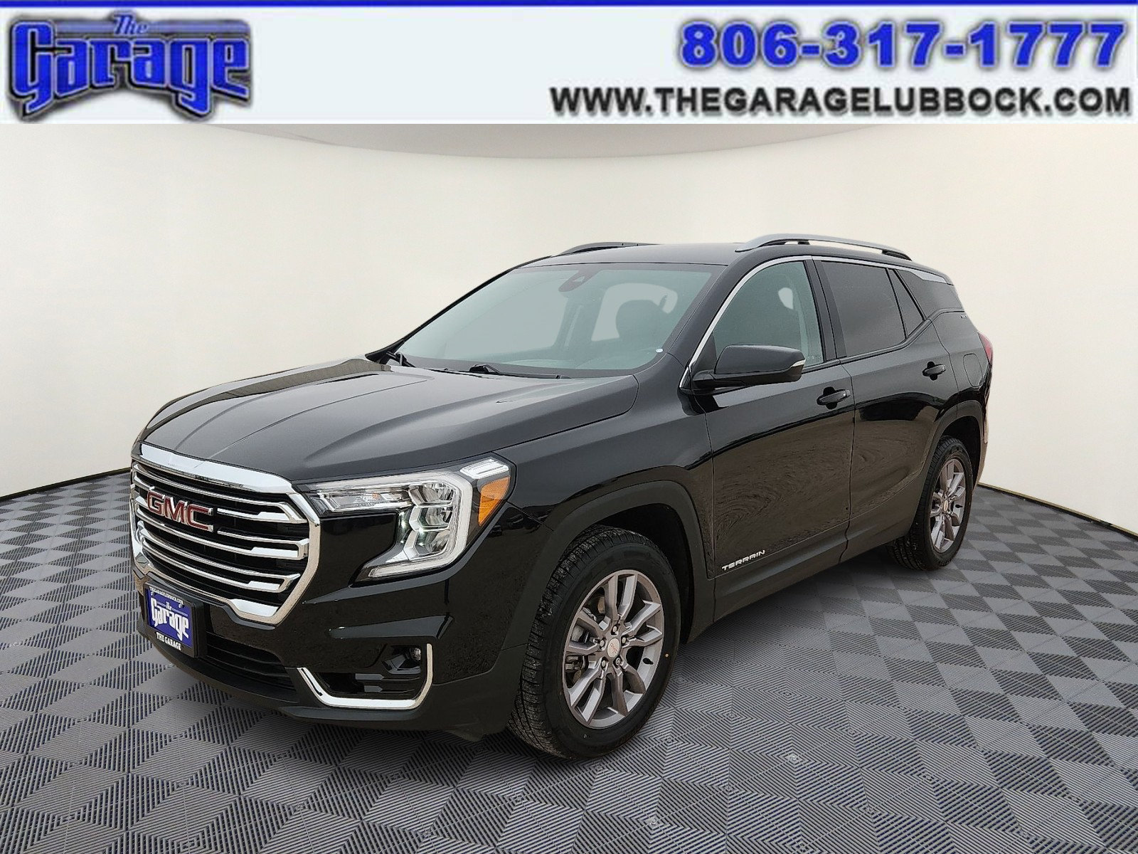 Used 2024 GMC Terrain SLT AWD/4WD image 1