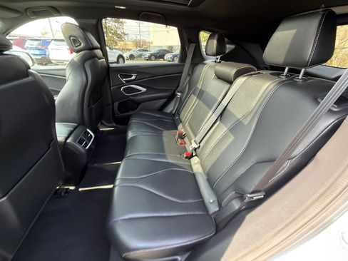 Used 2025 Acura RDX SH-AWD image 25