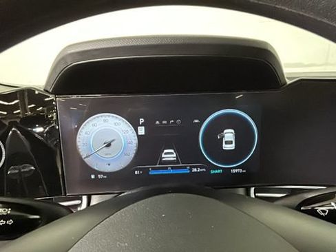 Certified 2024 Hyundai Elantra SEL FWD image 17