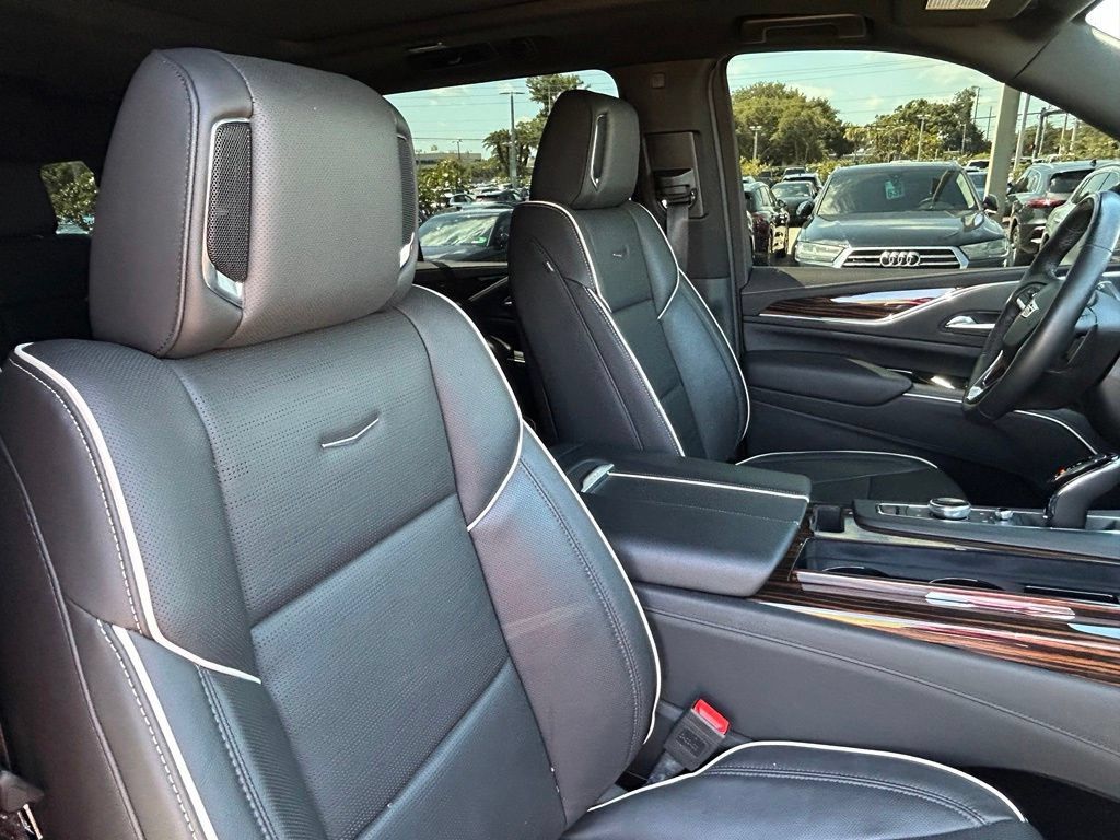 Used 2024 Cadillac Escalade ESV Premium Luxury w/ Performance Package AWD/4WD image 43