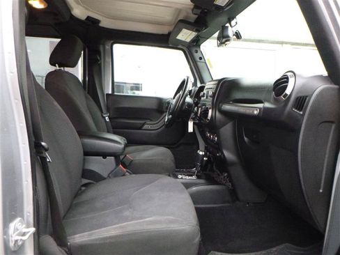 Used 2017 Jeep Wrangler Unlimited Sport w/ Quick Order Package 24S AWD/4WD image 8