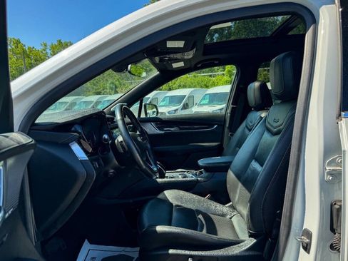 Used 2022 Cadillac XT6 Premium Luxury AWD/4WD image 24