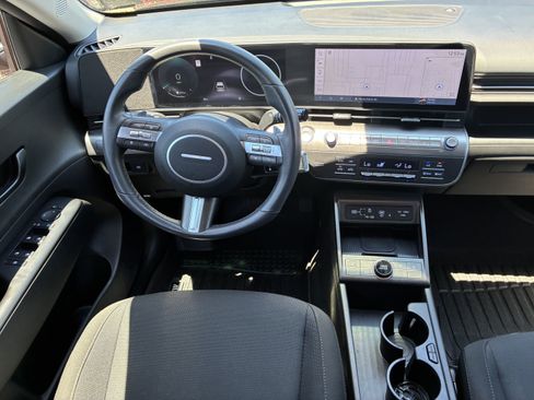 Used 2025 Hyundai Kona SEL FWD image 18