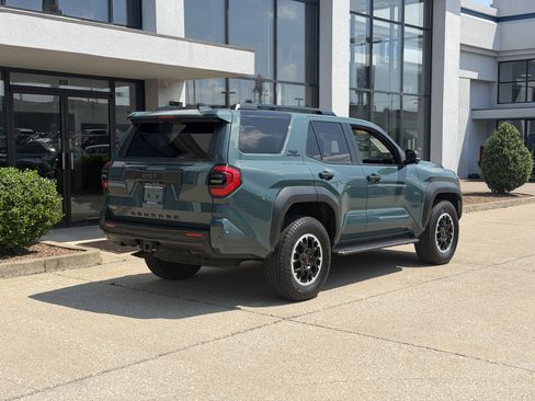 Used 2025 Toyota 4Runner TRD Off-Road Premium w/ Tow Technology Package AWD/4WD image 4