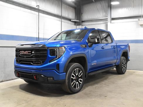 Used 2023 GMC Sierra 1500 AT4 w/ Technology Package AWD/4WD image 7