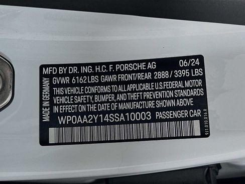 Used 2025 Porsche Taycan image 32