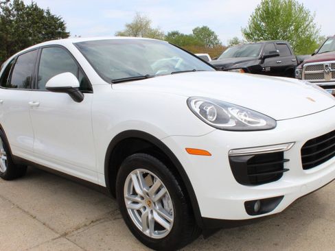 Used 2016 Porsche Cayenne AWD/4WD image 9