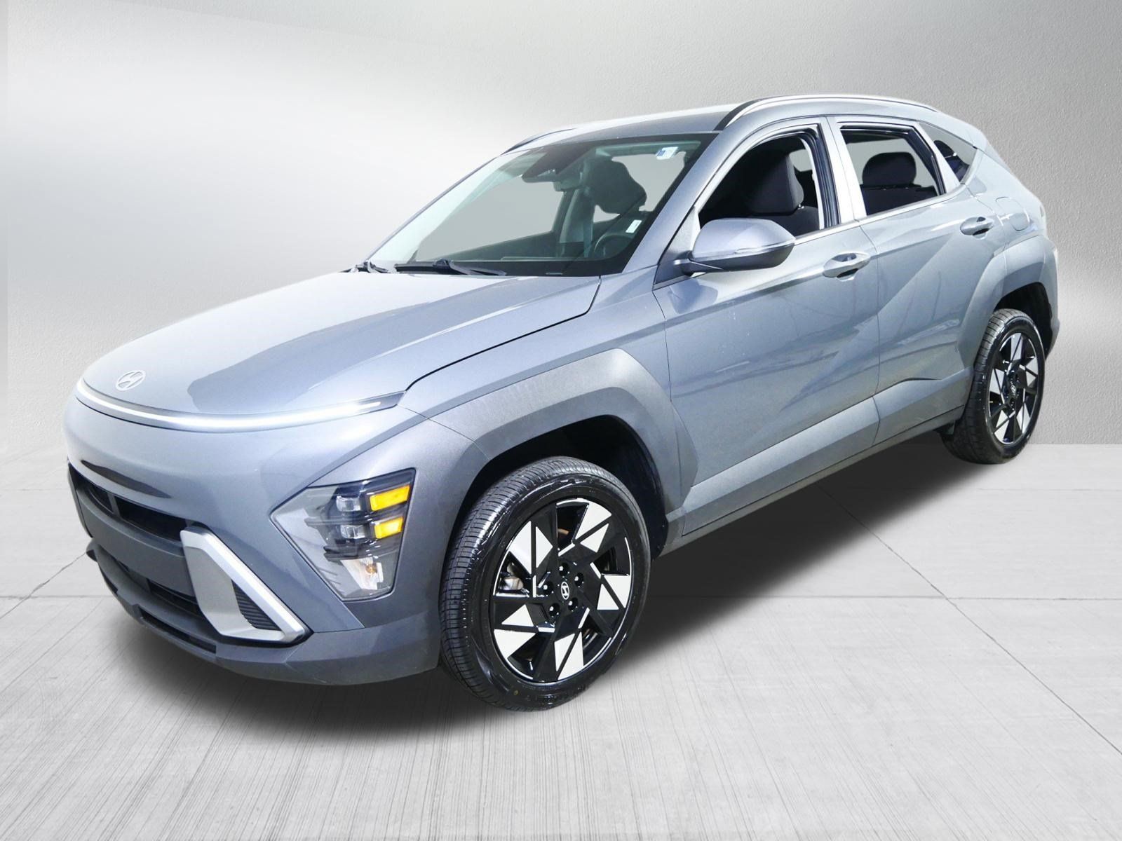 Used 2025 Hyundai Kona SEL AWD/4WD image 3