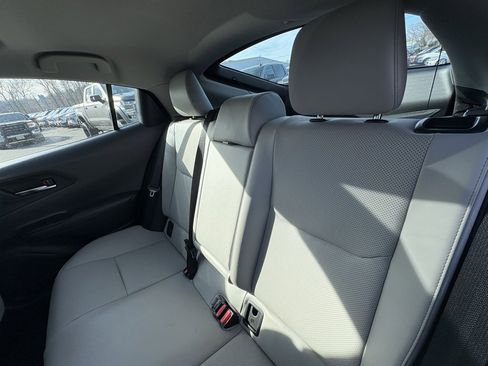 Used 2023 Toyota Prius LE image 12