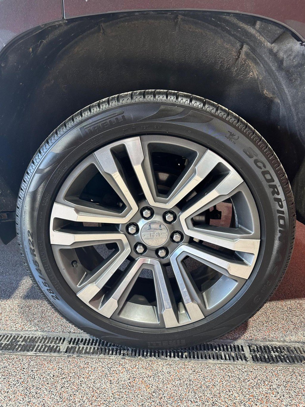 Used 2018 GMC Yukon Denali w/ Denali Ultimate Package AWD/4WD image 8