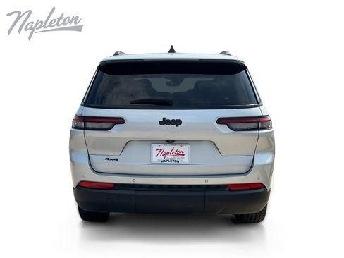 Used 2023 Jeep Grand Cherokee L Laredo AWD/4WD image 4