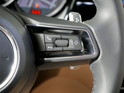 New 2026 Porsche Macan image 25