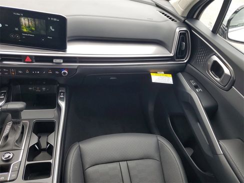 New 2025 Kia Sorento EX w/ Panoramic Sunroof Package image 27