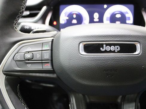 New 2025 Jeep Grand Cherokee Laredo image 23