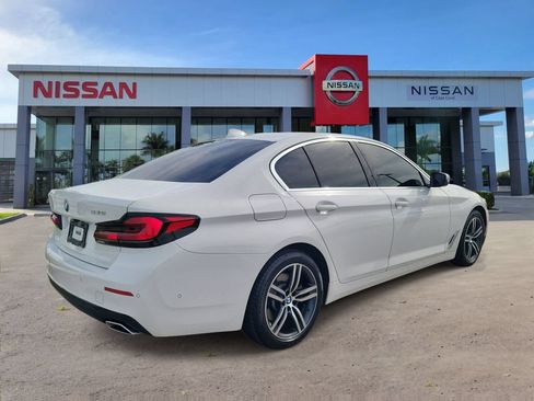 Used 2021 BMW 530i w/ Convenience Package RWD image 2