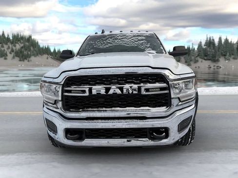 Used 2021 RAM 5500 Tradesman w/ Chrome Appearance Group AWD/4WD image 9