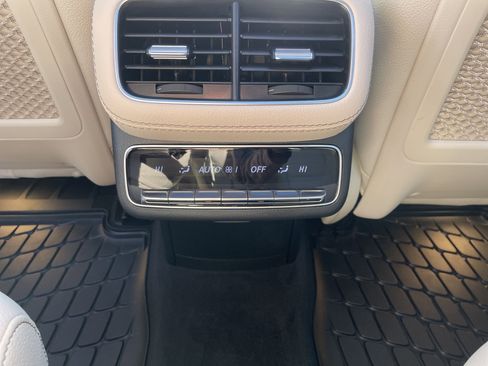 Certified 2025 Mercedes-Benz GLS 580 4MATIC image 43