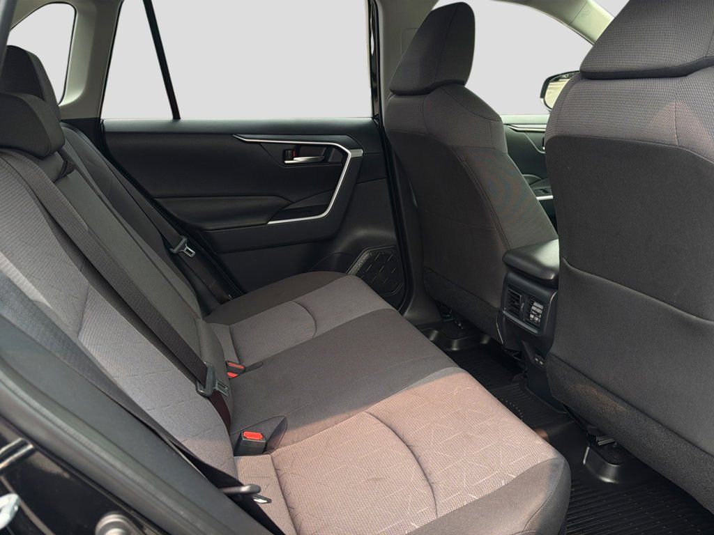 Used 2025 Toyota RAV4 XLE w/ Convenience Package AWD/4WD image 27