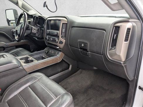 Used 2017 GMC Sierra 2500 Denali w/ Duramax Plus Package AWD/4WD image 18