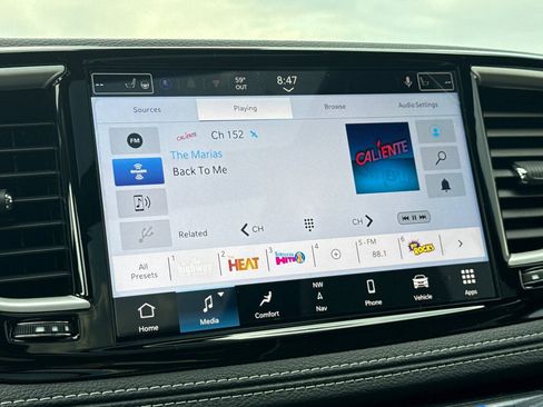 New 2027 Chrysler Pacifica Limited AWD/4WD image 18