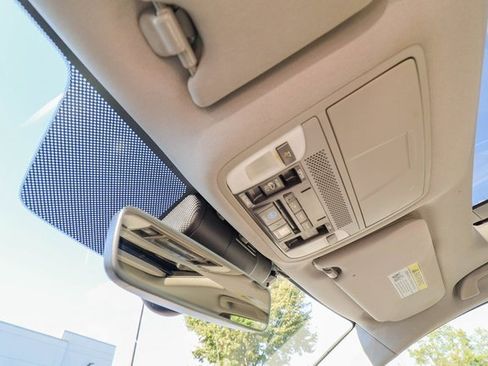 Used 2017 Acura TLX w/ Technology Package image 47