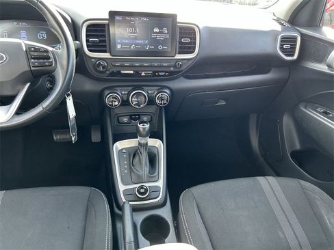 Certified 2023 Hyundai Venue SEL image 4