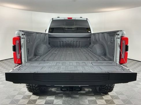 Used 2025 Ford F350 Platinum w/ Platinum Plus Package AWD/4WD image 7