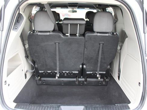 Used 2018 Dodge Grand Caravan SXT image 21