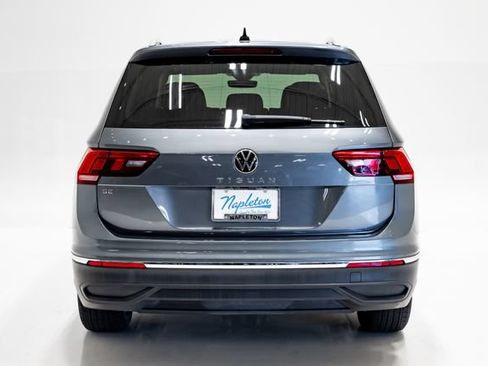 Used 2023 Volkswagen Tiguan SE w/ Panoramic Sunroof Package FWD image 32