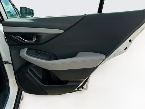 Used 2025 Subaru Outback Premium image 31