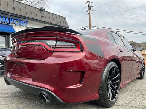 Used 2018 Dodge Charger R/T RWD image 3