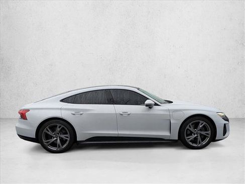 Used 2024 Audi e-tron GT Premium Plus image 4