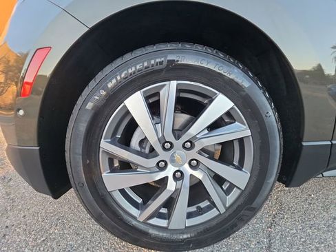 Used 2023 Chevrolet Equinox Premier image 33