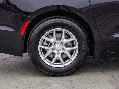 New 2027 Chrysler Pacifica Select FWD image 12