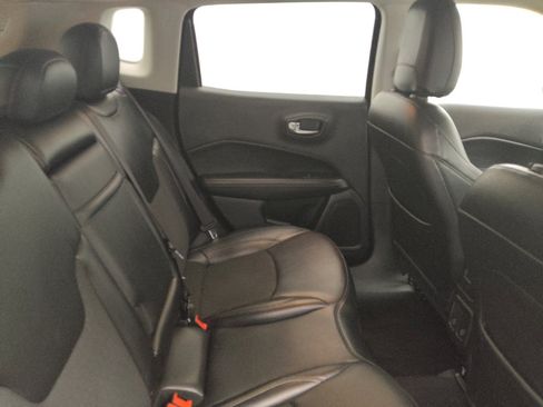 Used 2019 Jeep Compass Latitude w/ Popular Equipment Group FWD image 19