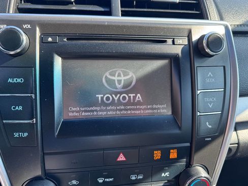 Used 2016 Toyota Camry SE FWD image 22