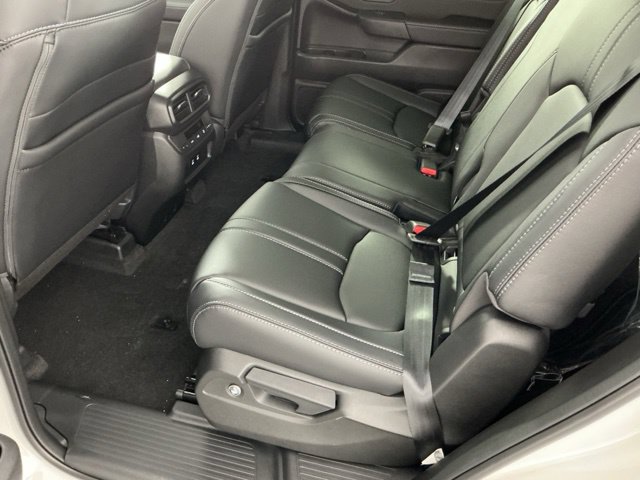 New 2026 Honda Pilot Touring image 10