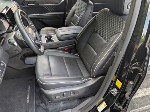 Used 2024 GMC Acadia Denali FWD image 17