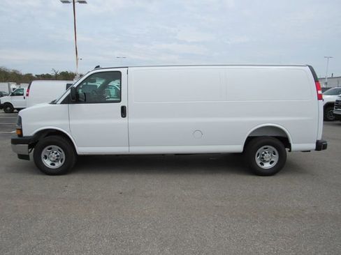 Certified 2025 Chevrolet Express 2500 Extended w/ Driver Convenience Package RWD image 3