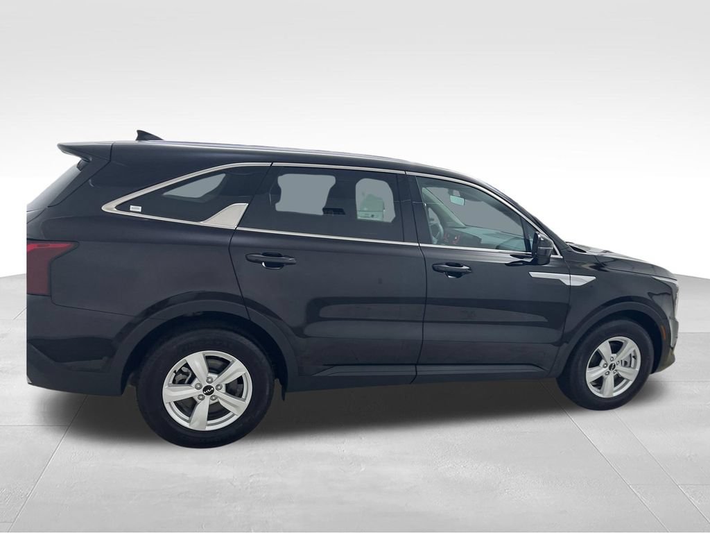 Used 2026 Kia Sorento LX FWD image 6