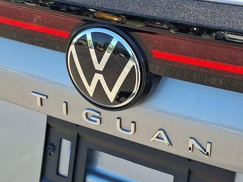 New 2026 Volkswagen Tiguan SE AWD/4WD image 12
