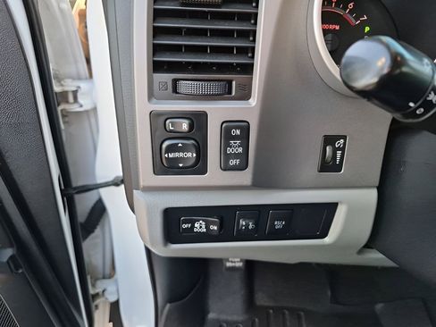 Used 2013 Toyota Tundra Grade w/ Tow Pkg image 32