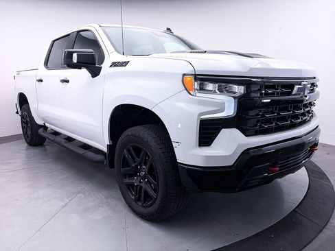 Used 2024 Chevrolet Silverado 1500 LT Trail Boss w/ LT Trail Boss Premium Package AWD/4WD image 12