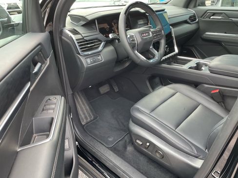 Used 2025 GMC Acadia Elevation w/ Super Cruise Package FWD image 4