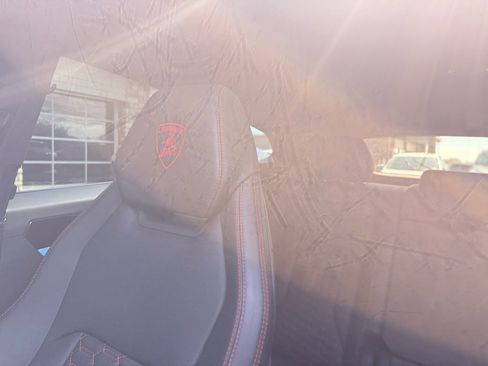 Used 2022 Lamborghini Urus image 16